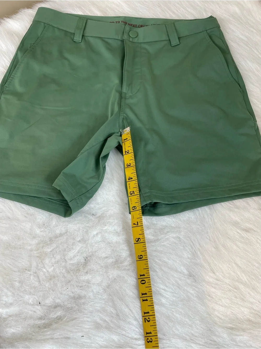 Rhône Momentum Men's Green Performance Shorts 30 x 6